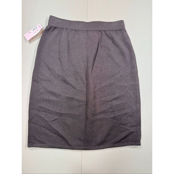 St. John Dresses & Skirts - NWT Vintage‎ St. John Knit Skirt